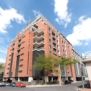 Metropolis Apartment